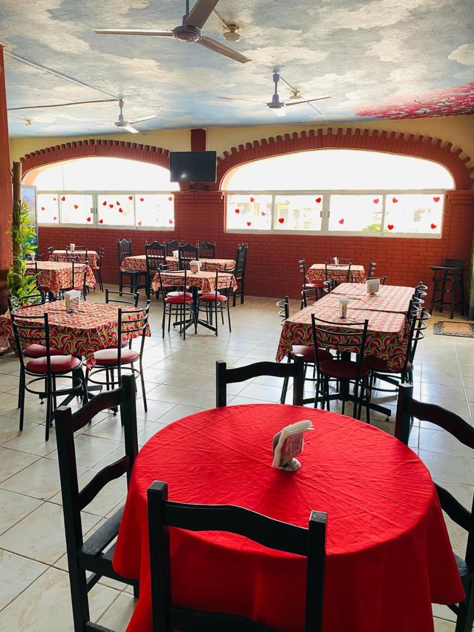 戴尔瓦勒酒店 El Naranjo  外观 照片